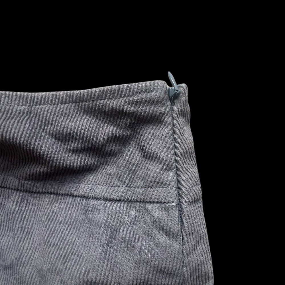 Great Condition Uncommon Threads Gray Corduroy Sk… - image 3